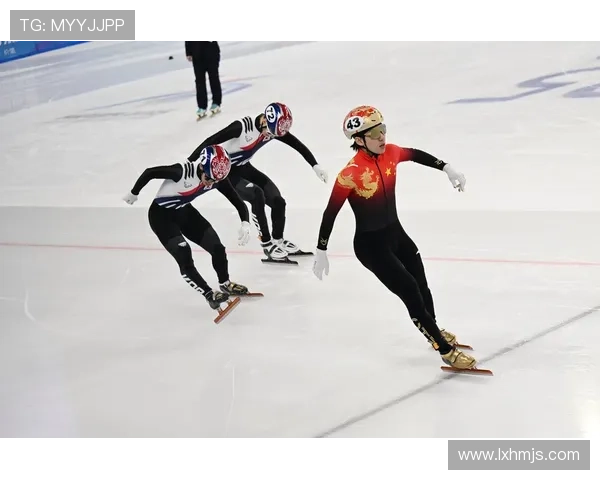 冬奥冠军夫妇甜蜜相拥瞬间画面